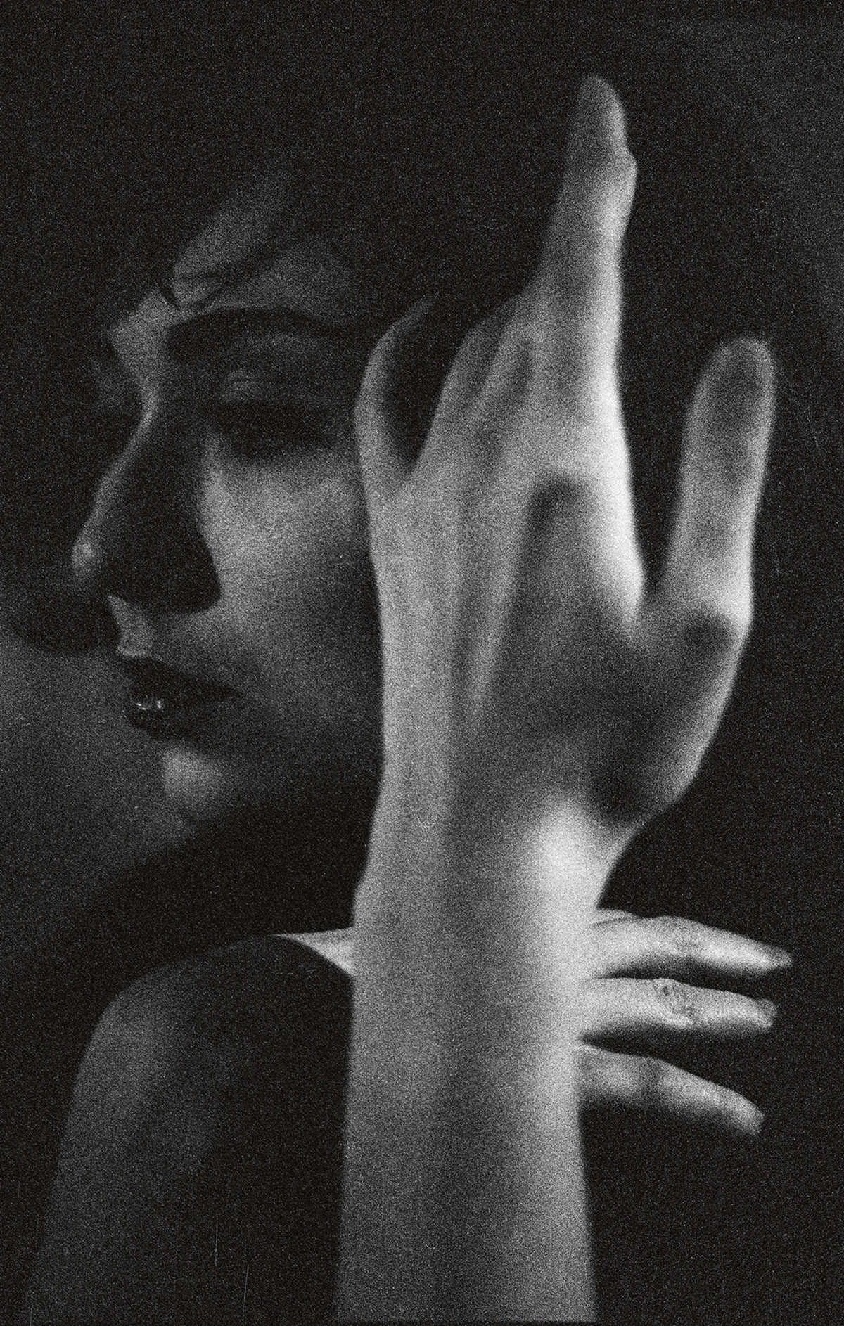 Maura Sullivan, Yana profile and hand