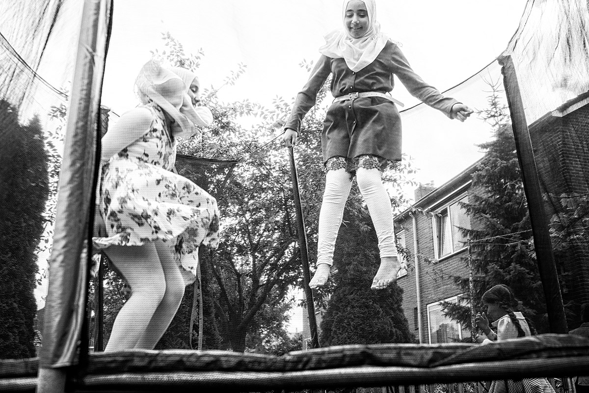 Caroline Penris, Komen en Gaan