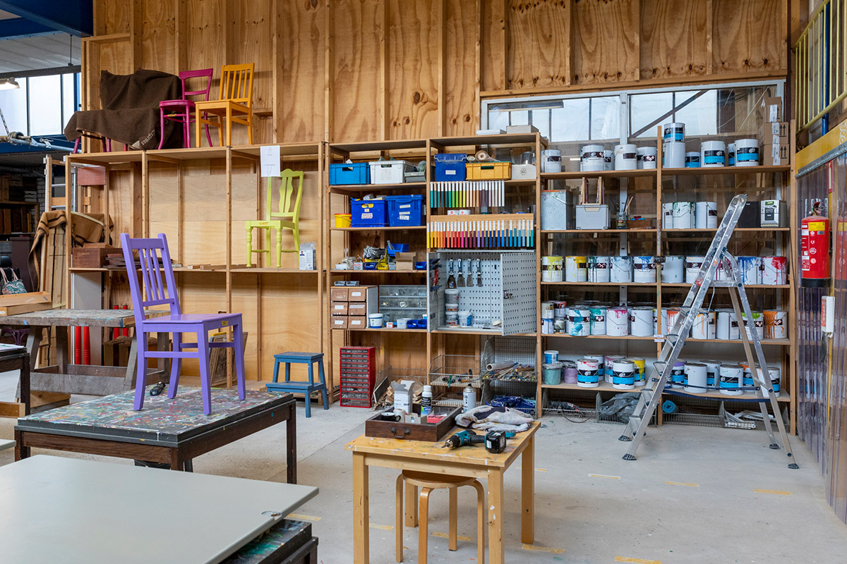 Dani&euml;lle Moelker, De Arm | Kringloopwinkels