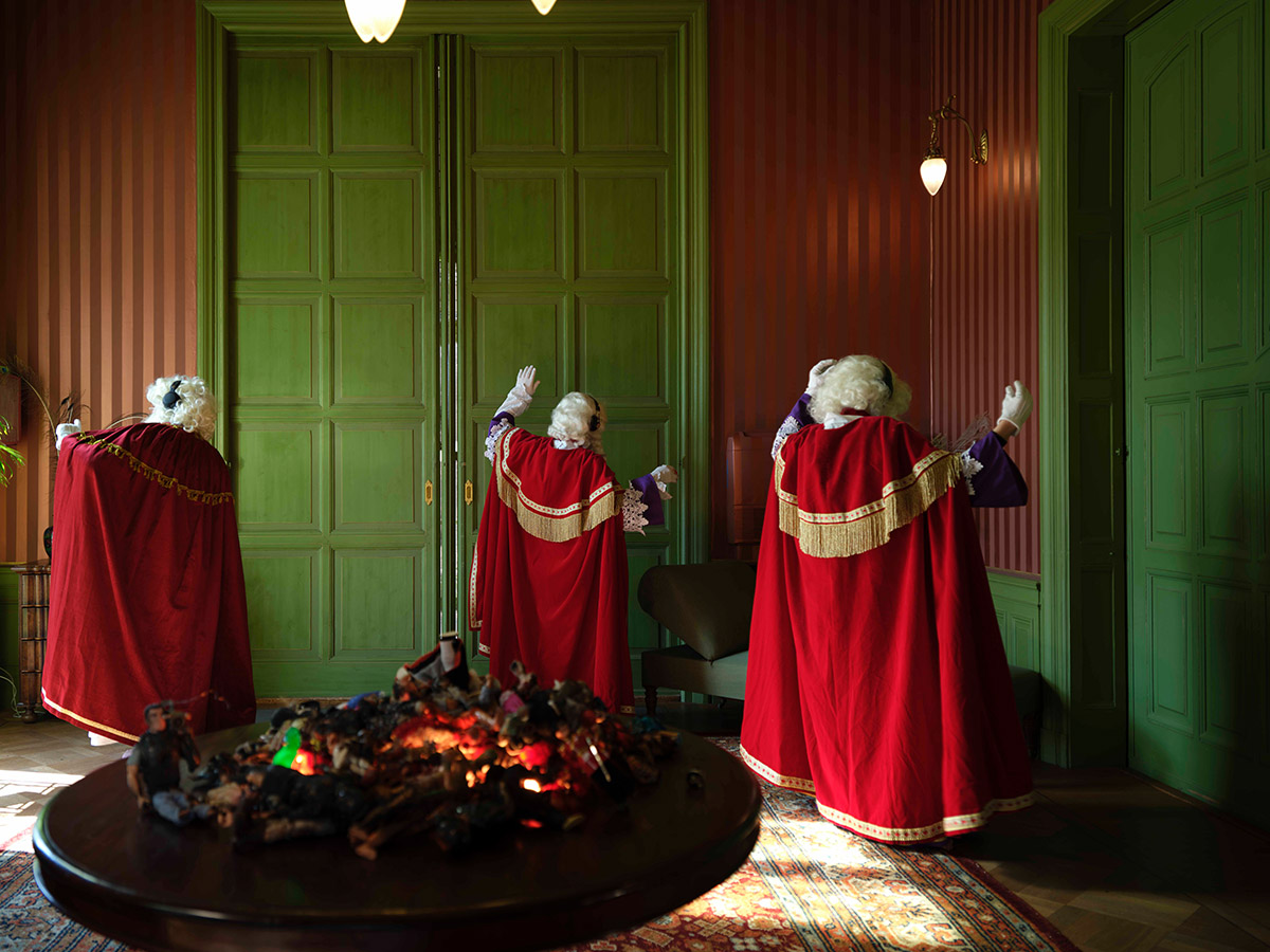 Het Wilde Oog/Frank Auperl&eacute;, Nudisten als duiven in serre Rams Woerthe