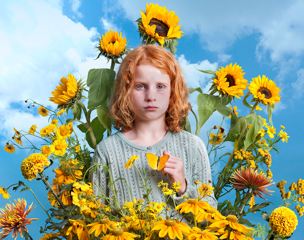 De ge&euml;nsceneerde foto&rsquo;s van Rob van Bruggen zijn glashelder maar ook raadselachtig.