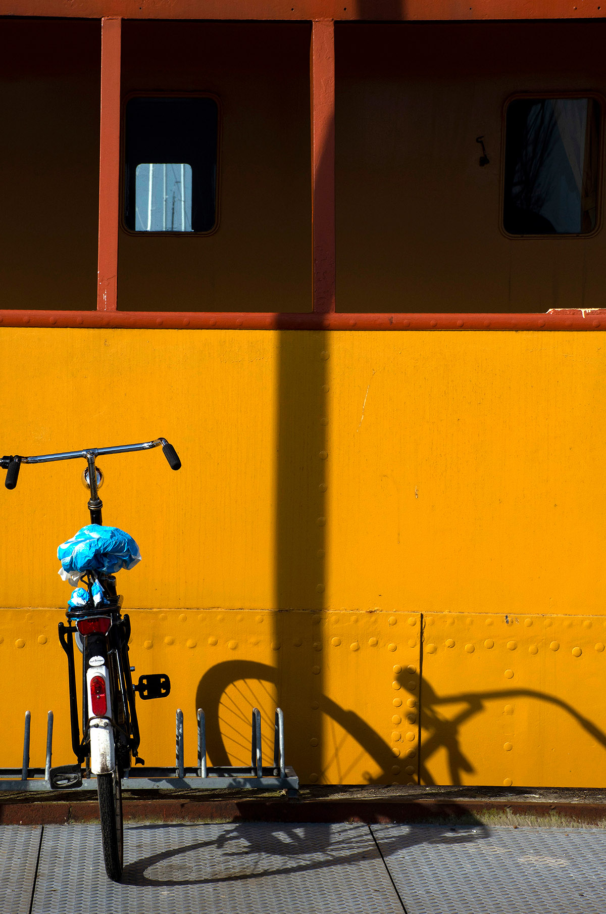 Vincent Westerweel, Bicycle in yellow