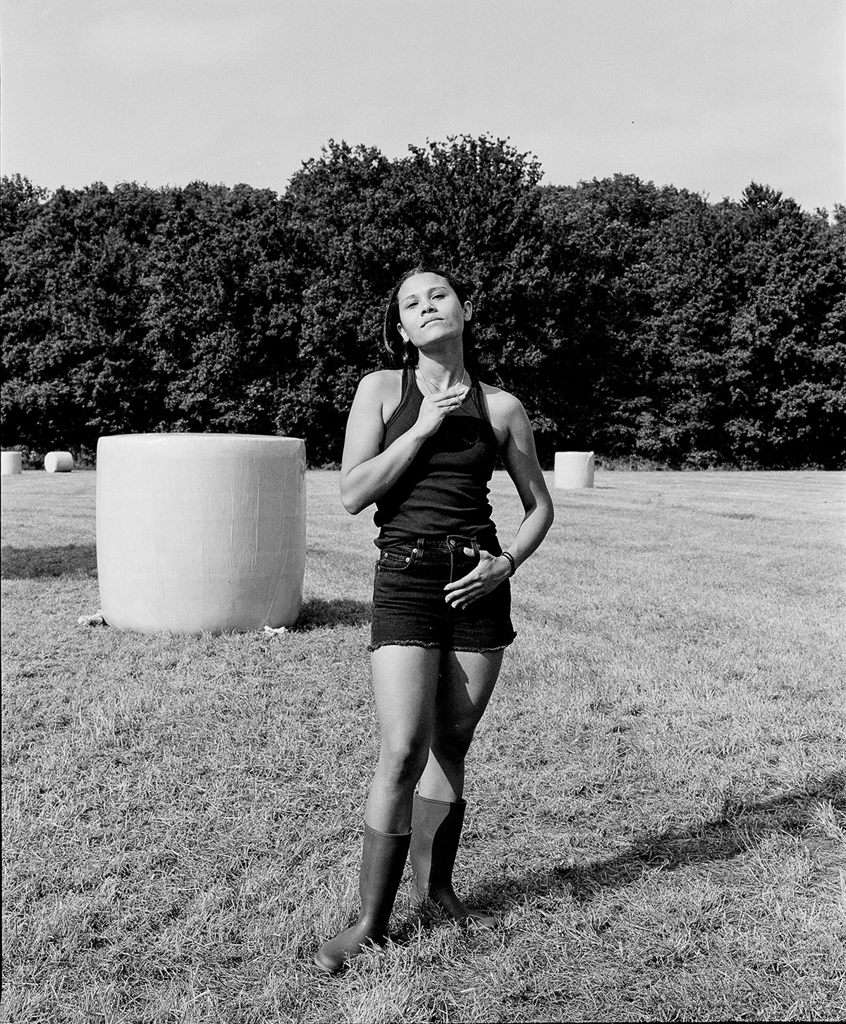 Farren Van Wyk brengt een gelaagd en persoonlijk fotografisch onderzoek naar gemengde identiteit.