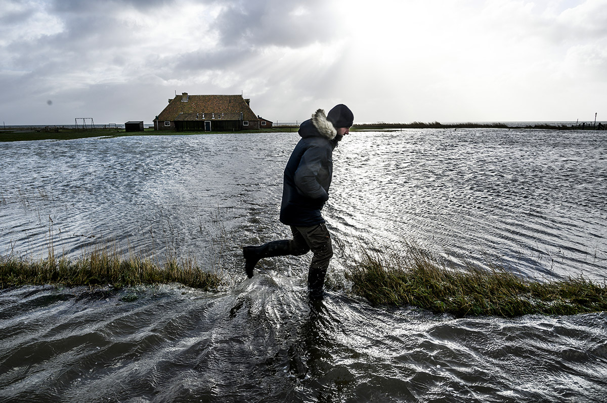 Kadir van Lohuizen, Rijzend Water, Terschelling, 2019, NOOR