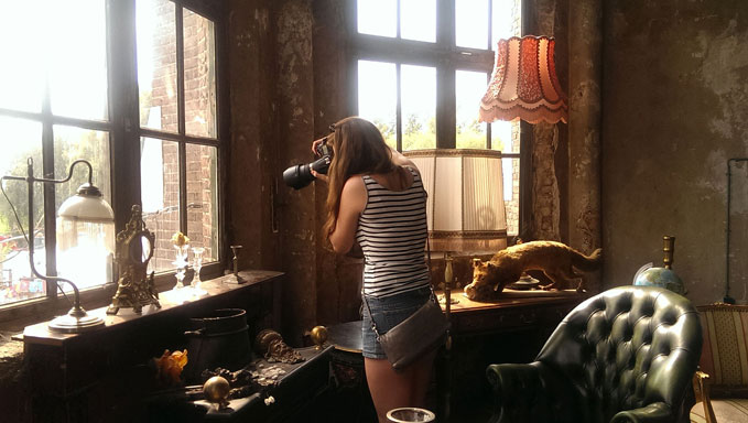 Fotogroep deeez presenteert in de Sint Aegtenkapel de tentoonstelling Neem de tijd.