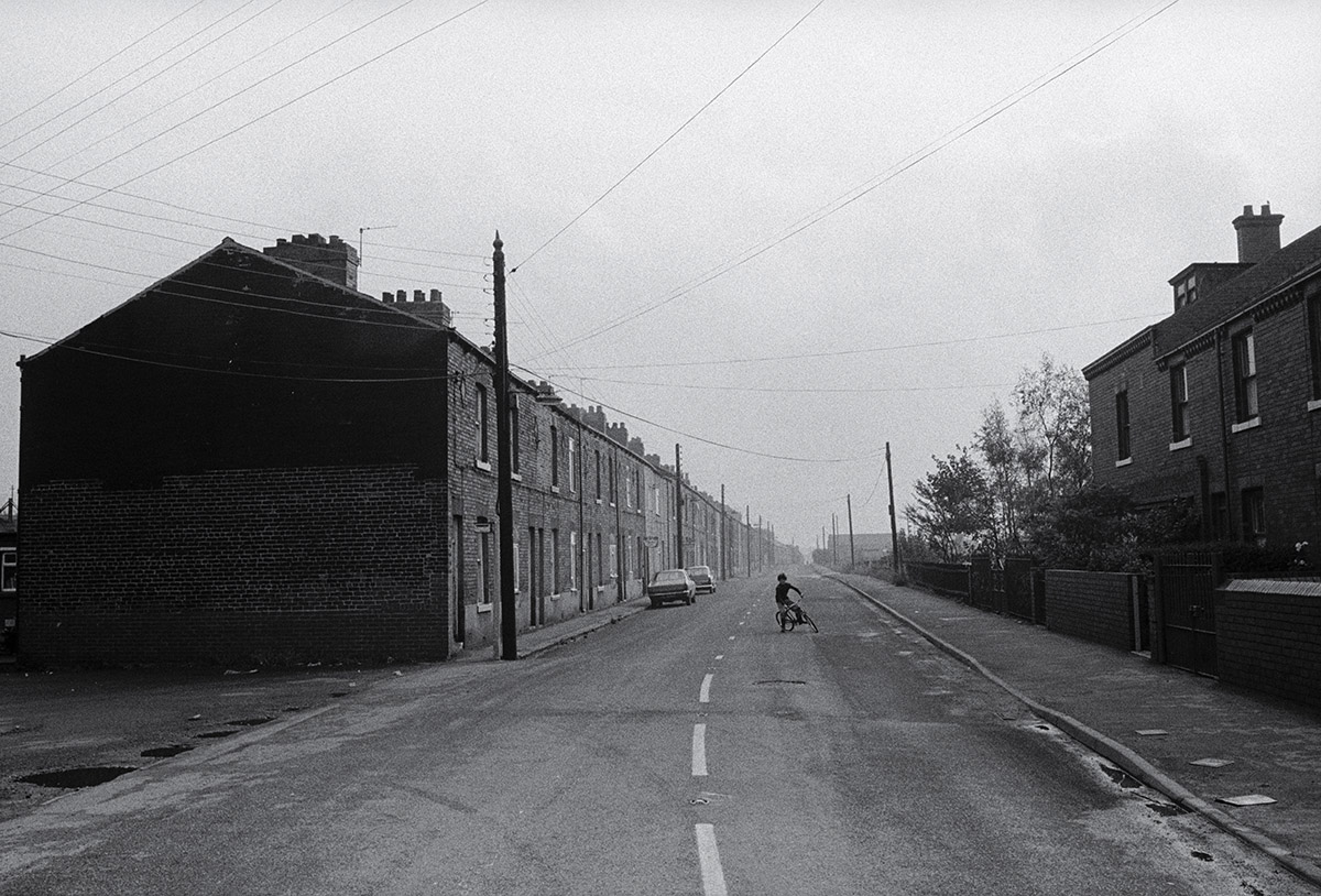 Bertien van Manen, Crossley Street, New Sharlston, Yorkshire, 1979