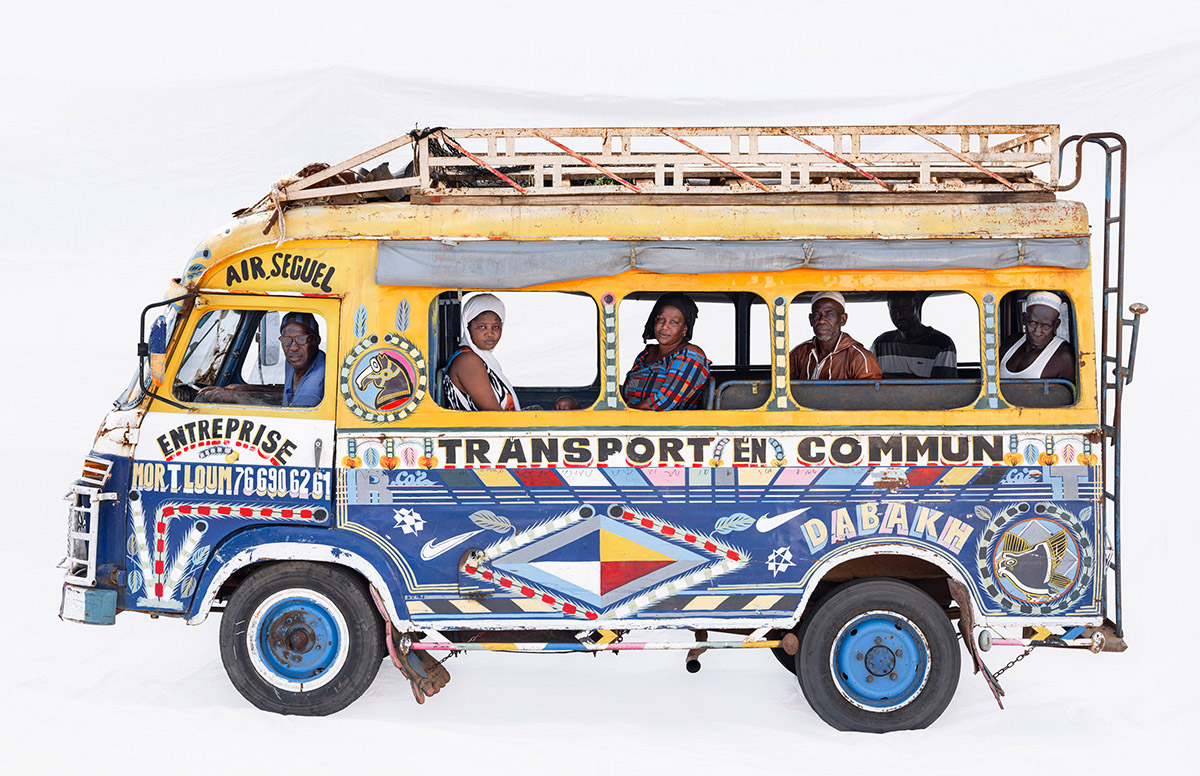 Mor, buschauffeur; passagiers Ndoube, Ada, Gora, Abdou en Macoura | Renault, Segeul Thioune, Senegal