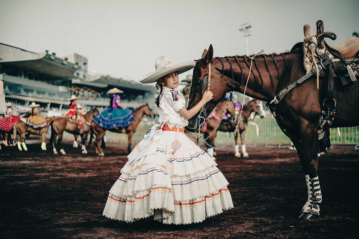 We leven in een tijd waarin alles instabiel lijkt. De tentoonstelling In Motion is daarom gewijd aan beweging.
