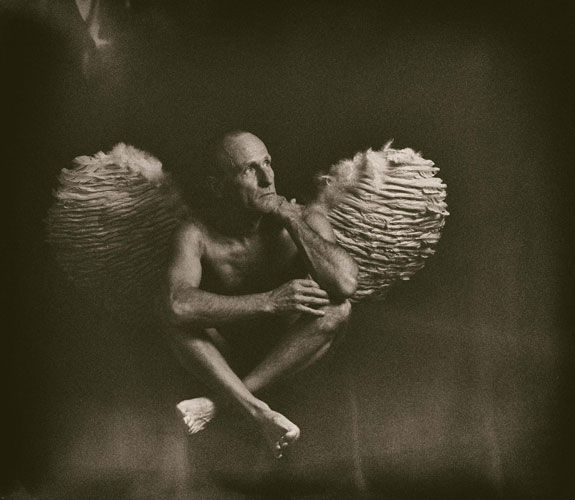 In de expositie Angels wil fotograaf Jeroen Schipper de puurheid van het lichaam laten zien.