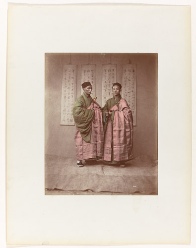 Portret van monniken, Baron von Stillfried, ca. 1875 Rijksmuseum, Amsterdam. Overdracht van beheer van de Rijksdienst Beeldende Kunst