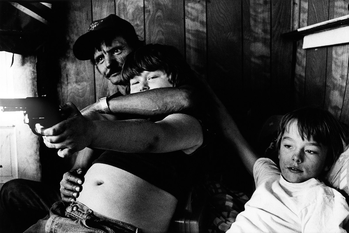 Bertien van Manen, Moonshine, Larry and his grandfather, Cumberland KY, 1987