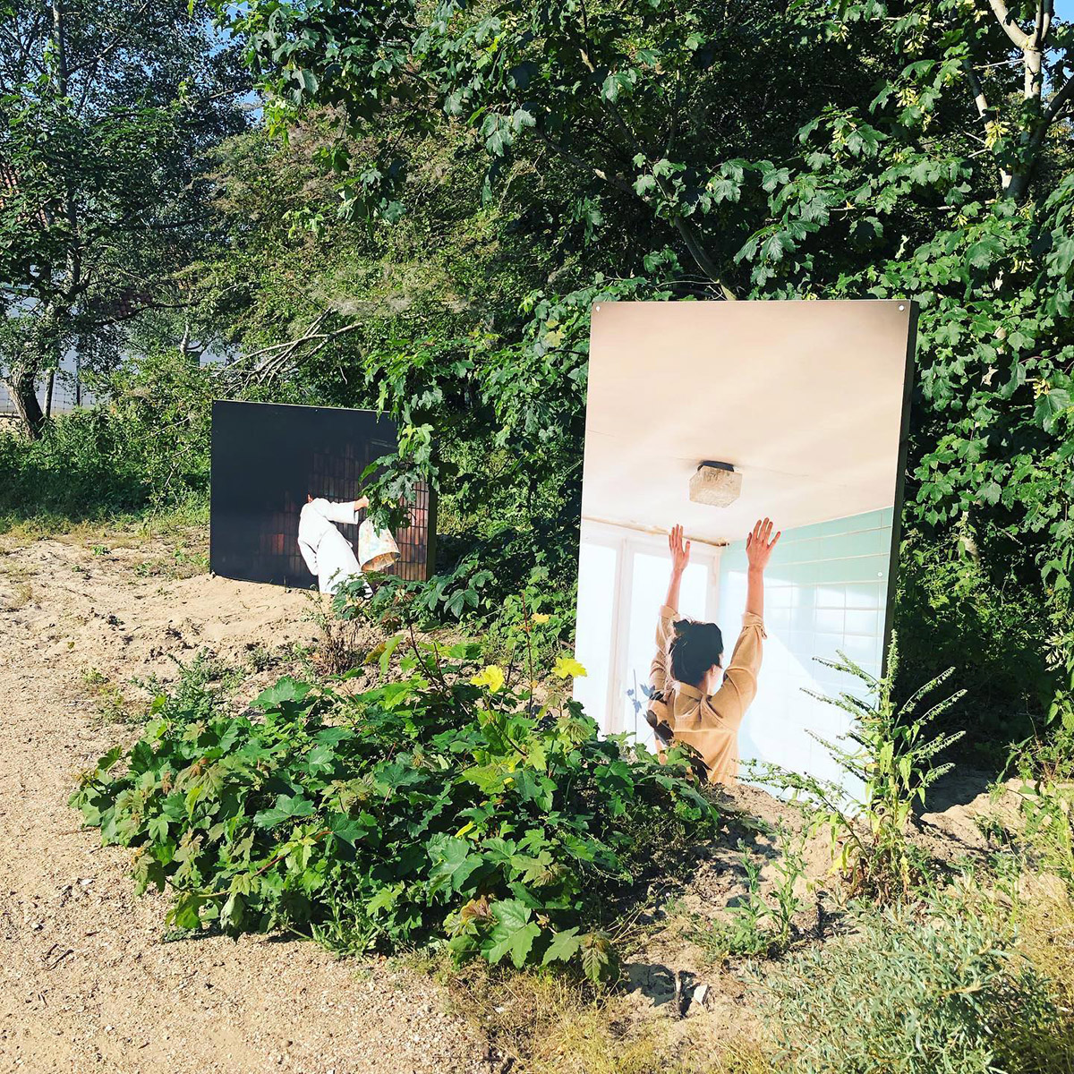 Out of Office '21, Breedbeeld