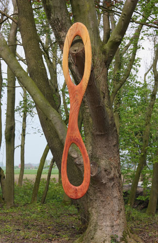 Dan Geesin, Holes in my Thumbs, 2014, 293 x 52 x 6, Sequoia