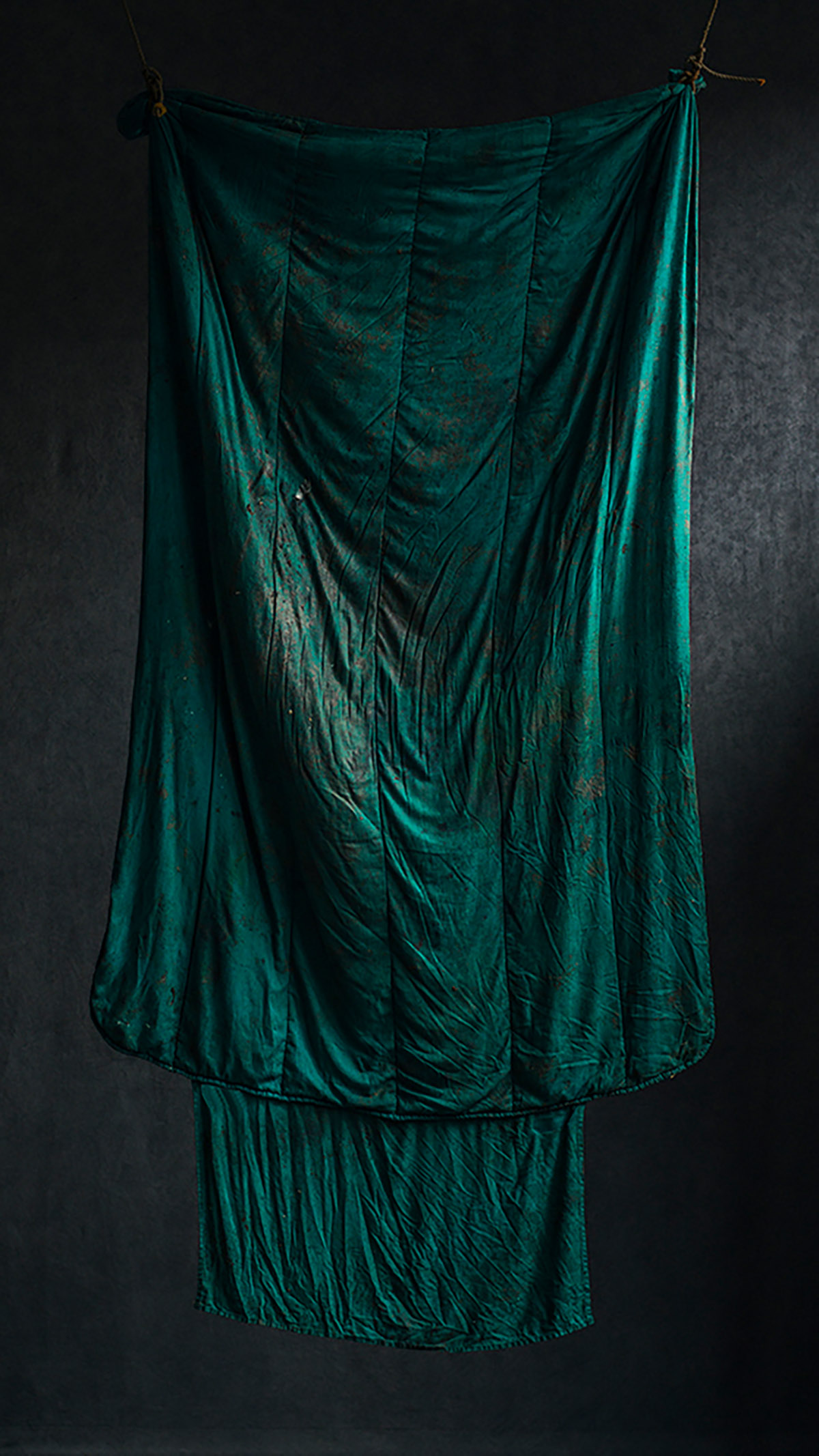 Stephan Vanfleteren, Blanket Green, 2026 (in dialoog met Rust op de vlucht naar Egypte van Catharina van Hemessen)