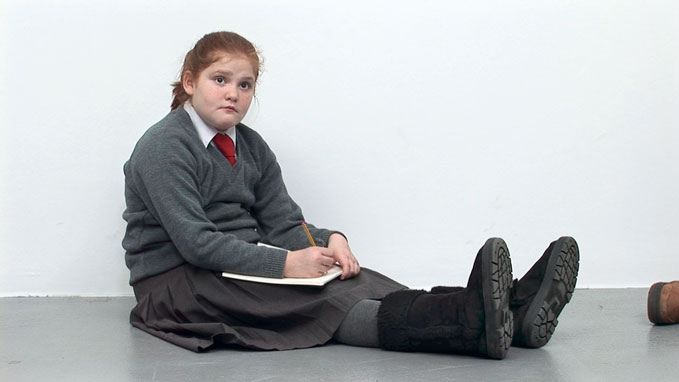 Rineke Dijkstra, Ruth Drawing Picasso, 2009 (videostill)