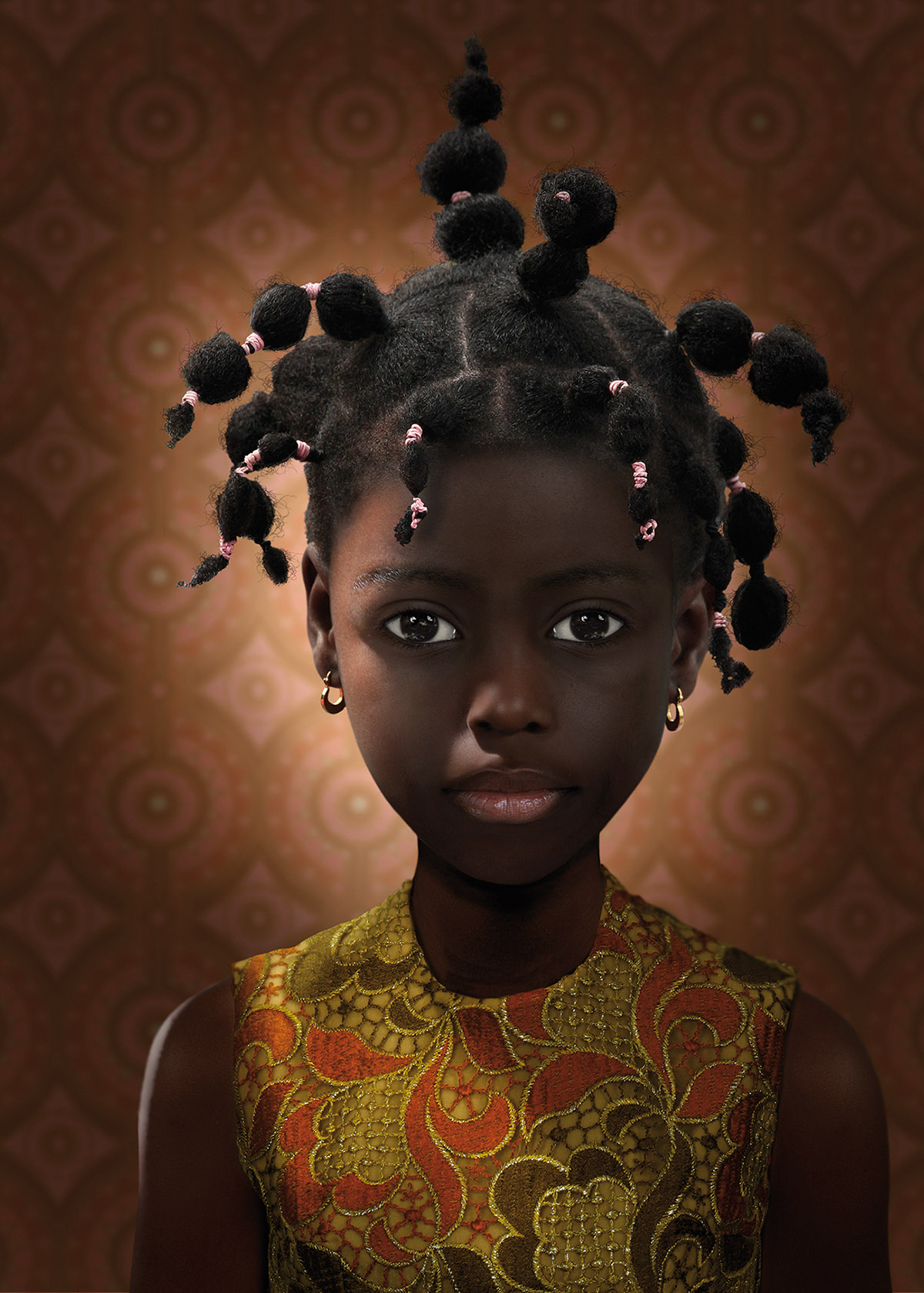 Ruud van Empel maakt fotowerken van mensen en van de natuur die heel realistisch lijken, maar het niet zijn.