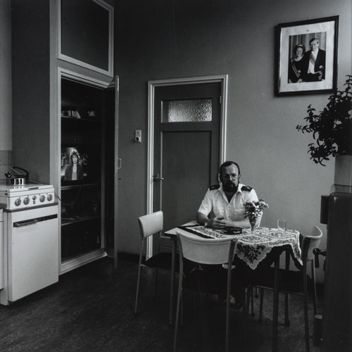 Kunstenaars laten zich inspireren door belastingen en douane.