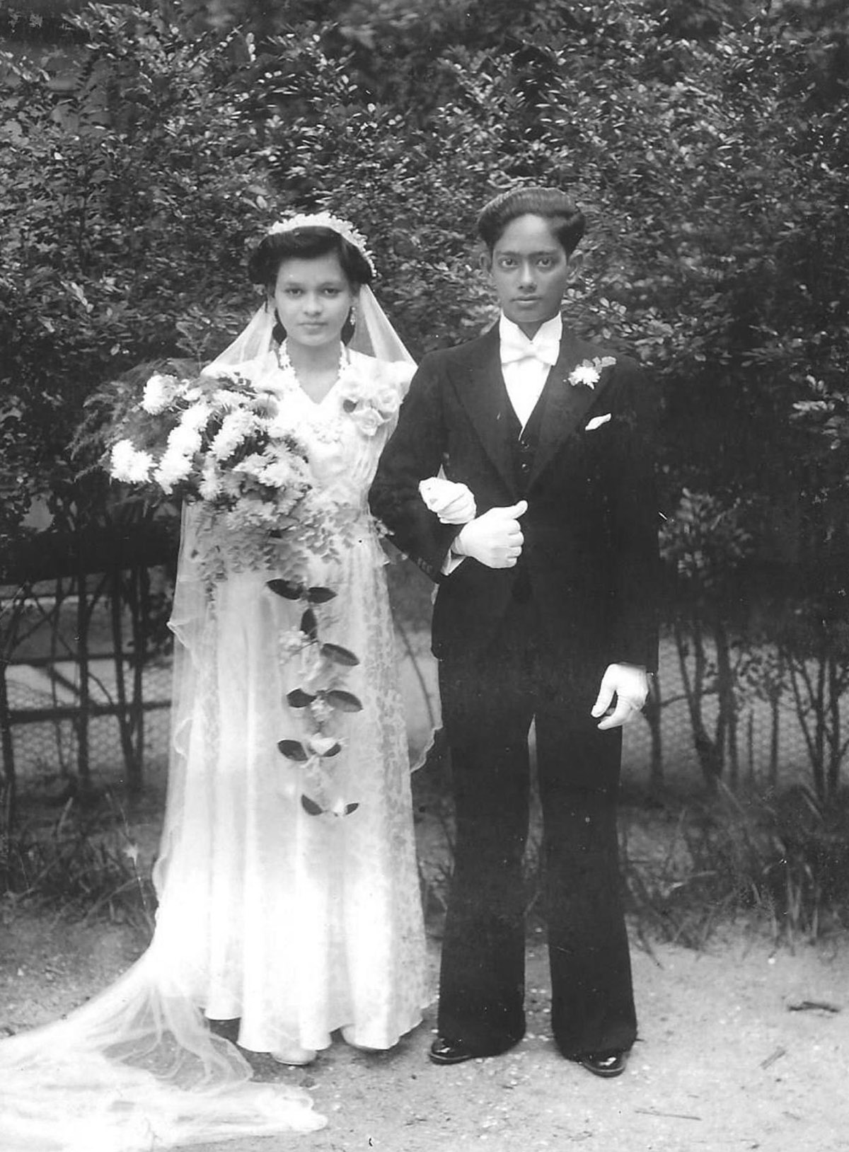 Rambalak Lachman, Trouwportretten - Fotovertellingen uit het Surinaamse verleden 1868-1950