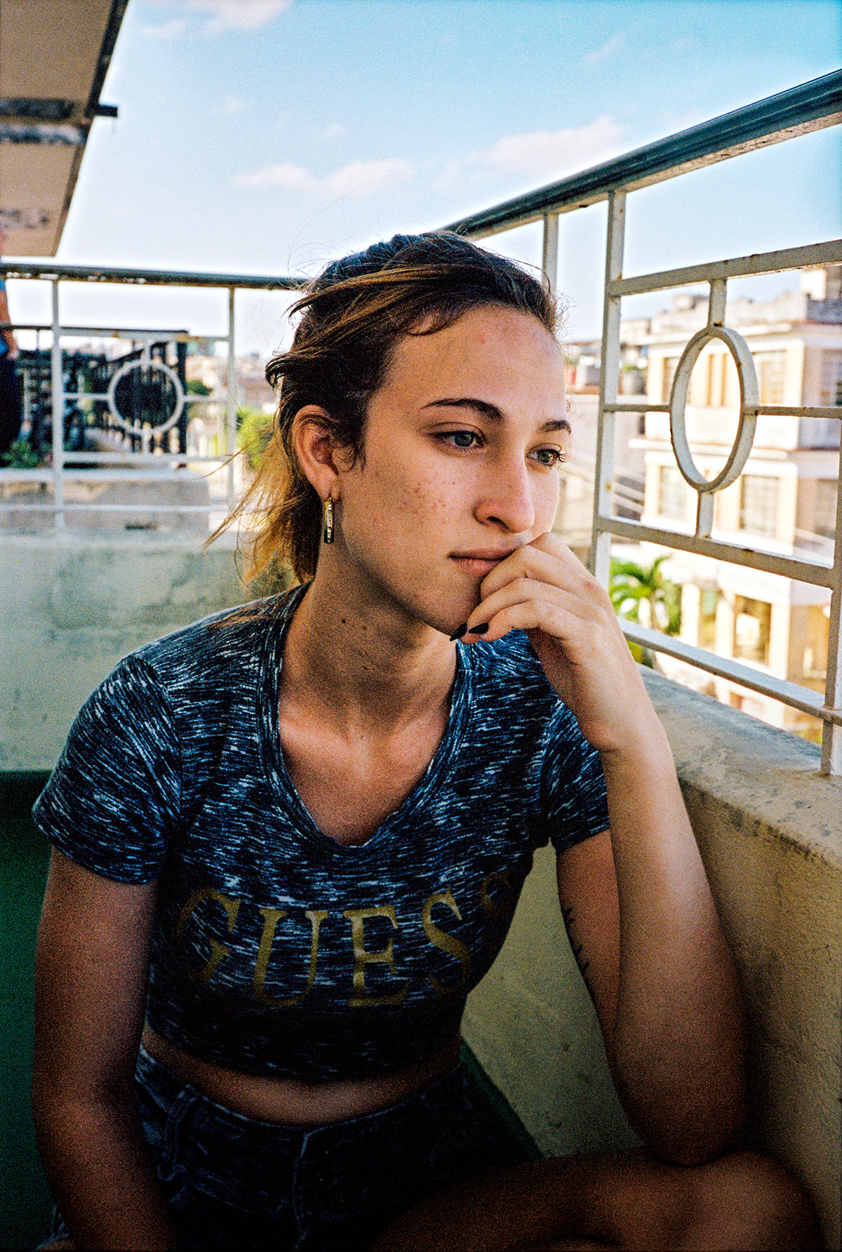 Vincent Delbrouck, Carla on the balcony from the series La Vibora - Champú (Cuba, 2020)