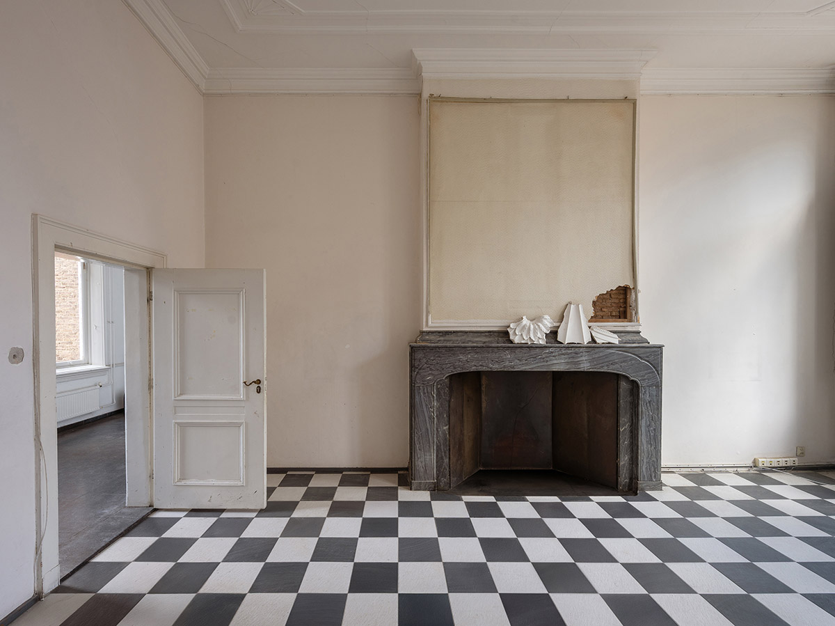 Roos Aldershoff, Chambre avec la cheminee, kamer met schouw