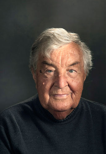 Rob Overmeer portretteerde vijf voormalige fabrieksarbeiders die de stad hebben grootgemaakt.