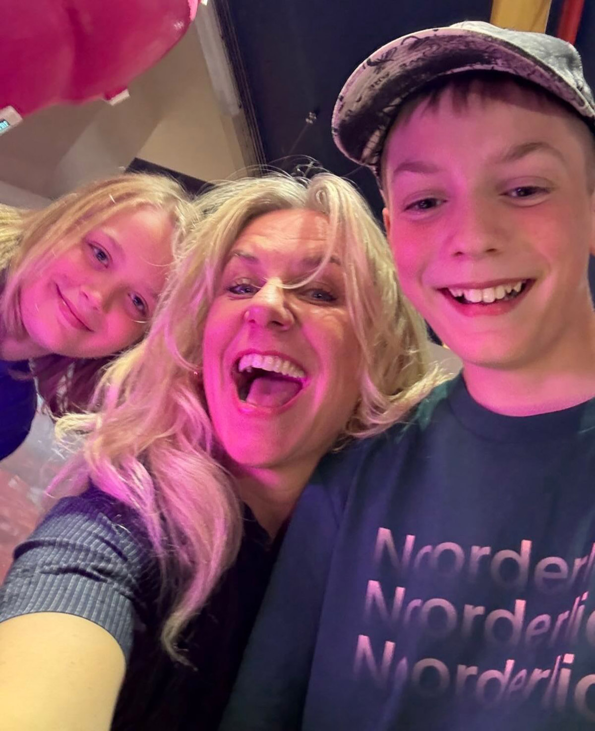 De drie directeuren van Noorderlicht: vlnr: Jep, Roosje en Ino, selfie 2 juli 2025