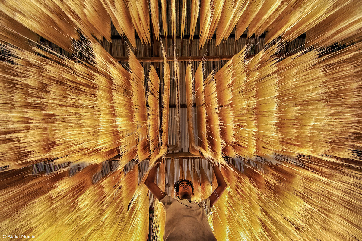 Abdul Momin, Making Rice Noodles, 2021 Pink Lady® Food Photographer of the Year